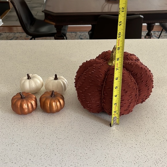 Pumpkin decor - Picture 3 of 5